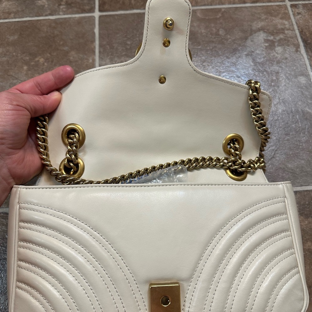 Small gucci crossbody - Picture 8 of 17